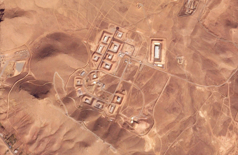 Iran: impianti nucleari dal satellite.